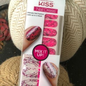 Kiss nail dress peel off 40 strips